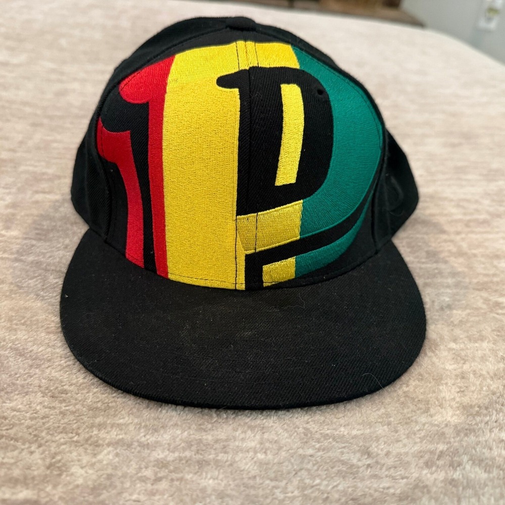 RARE NBA‎ UNK Detroit Pistons Red Black Green Fitted Basketball Cap Hat  7 3/4